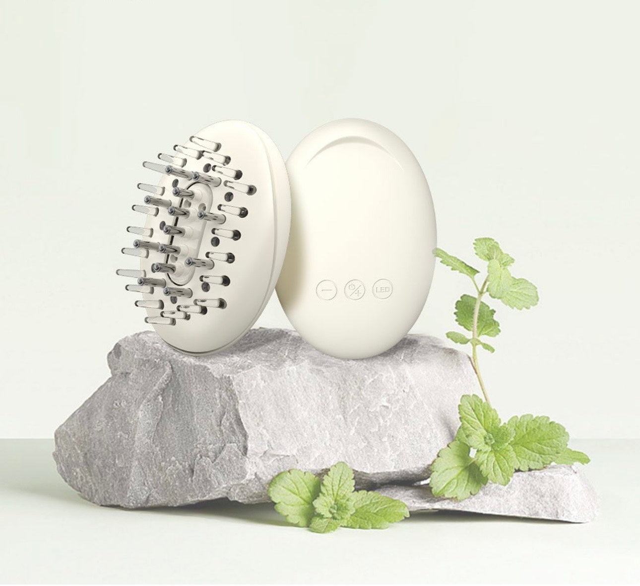 GLÉA wide-tooth comb displayed on a clean surface, designed for gentle detangling and smooth hair styling.