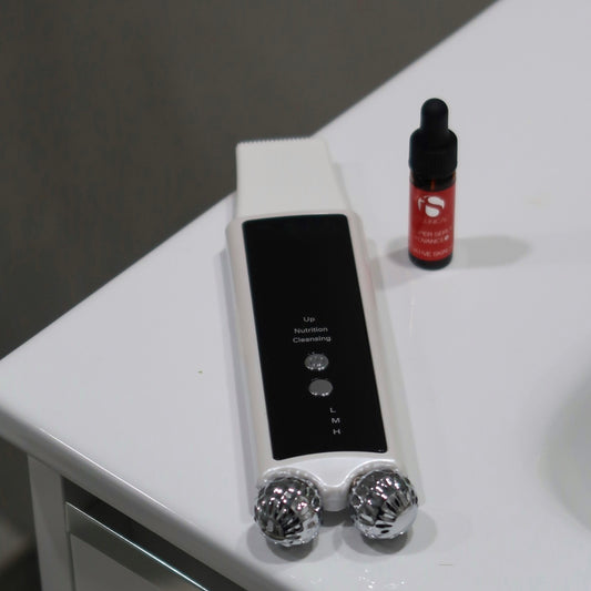 VÉLORIA Cleanse & Tone skincare product with hydrating formula for cleansing and pH balancing